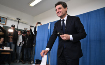 Román elnökválasztás: A független jelölt legyőzte a magyargyűlölő Simiont