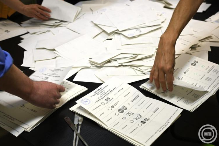 Minden szavazatot megszámoltak, Tisza-kétharmad lesz 141 képviselővel